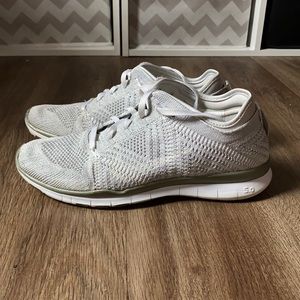 Nike Free TR FlyKnit